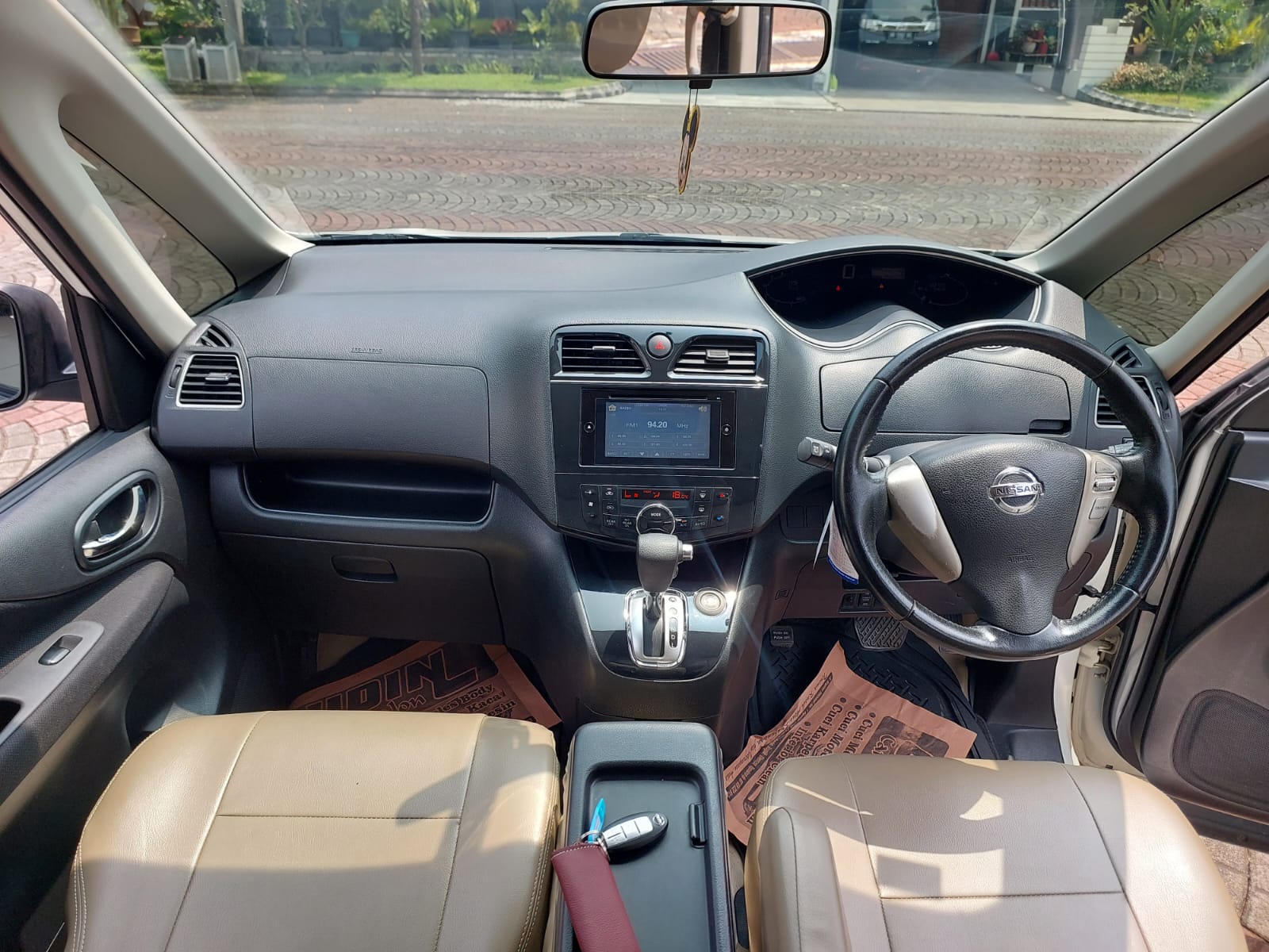 2013 Nissan Serena 2013 Nissan Serena