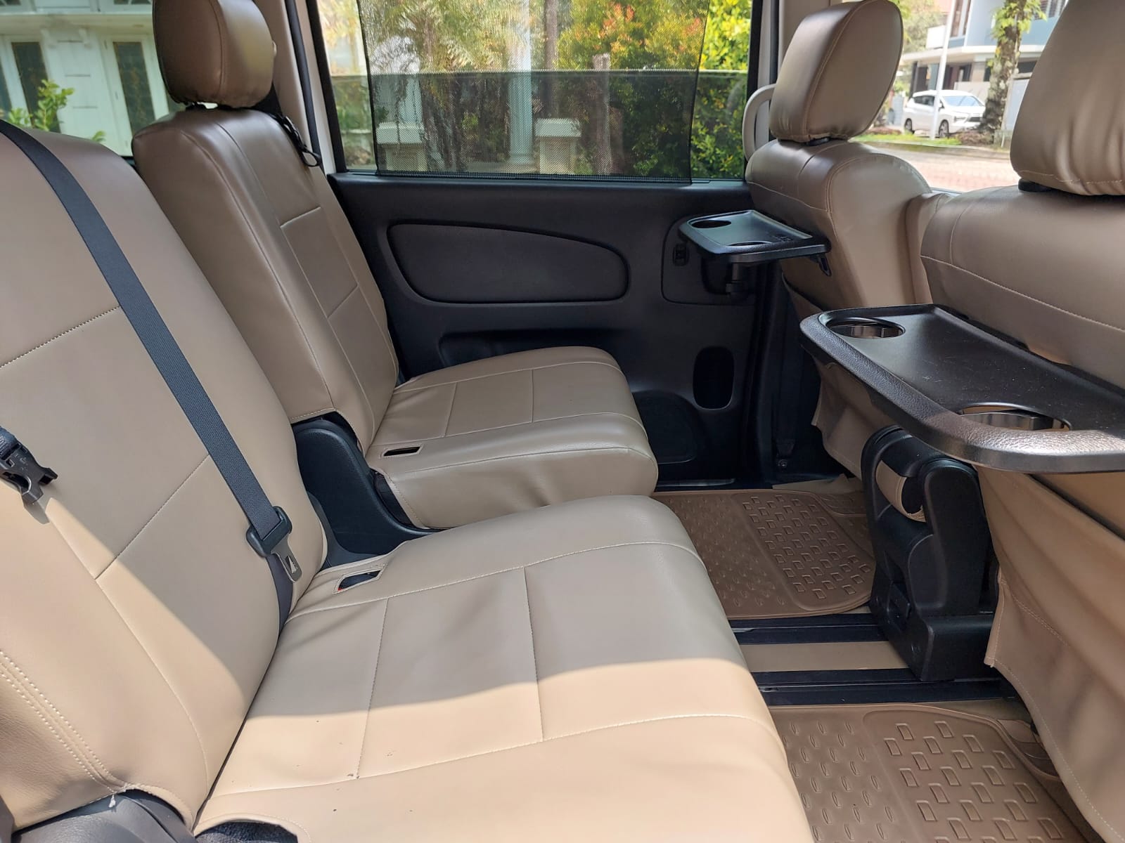 2013 Nissan Serena 2013 Nissan Serena