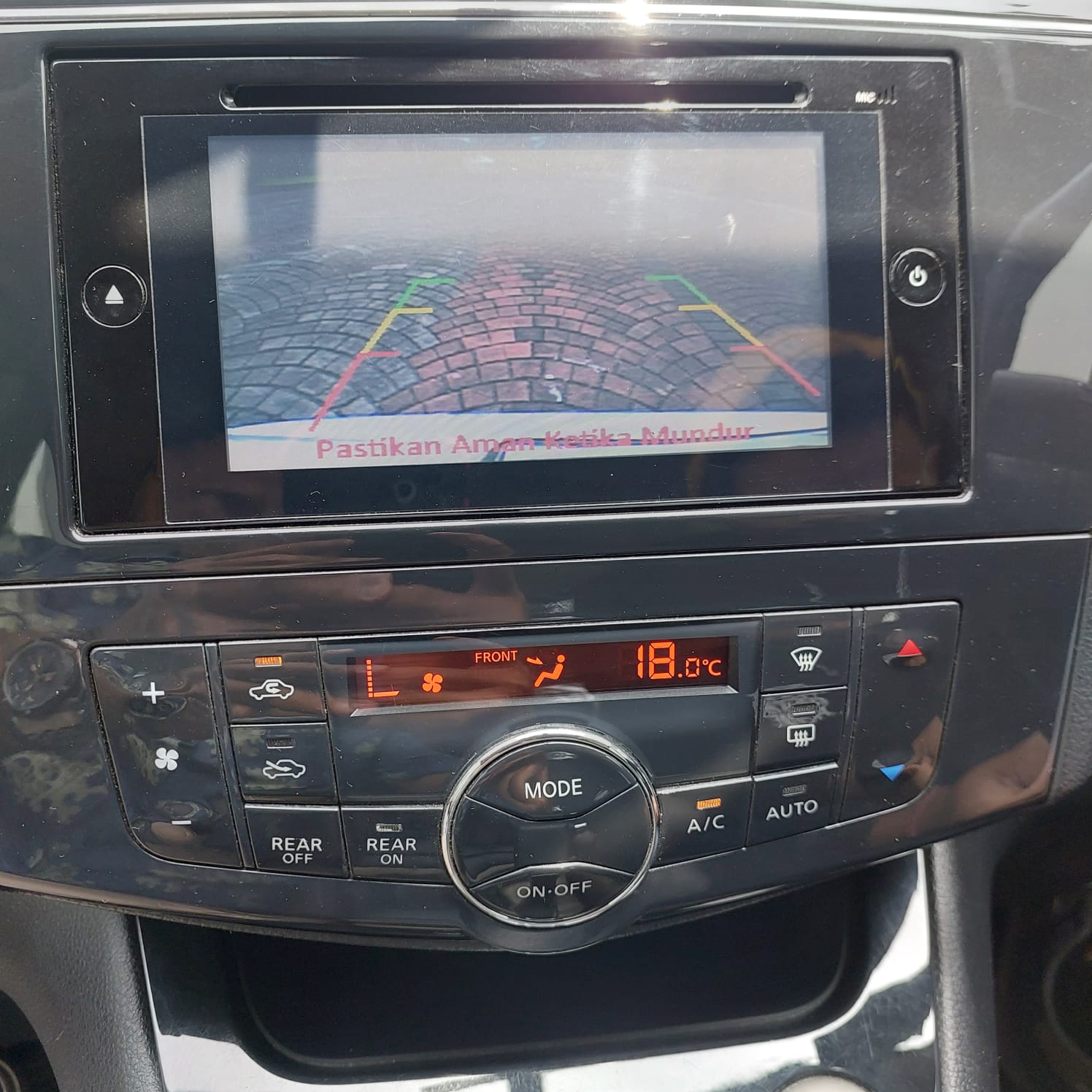 2013 Nissan Serena 2013 Nissan Serena