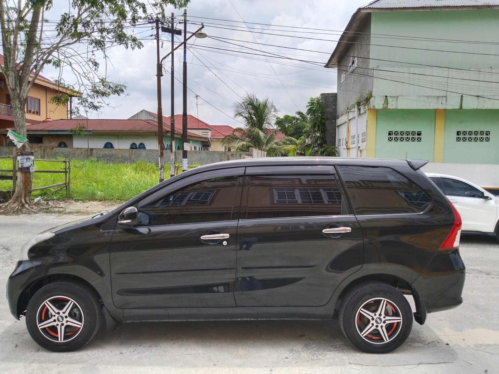 2014 Daihatsu Xenia 2014 Daihatsu Xenia