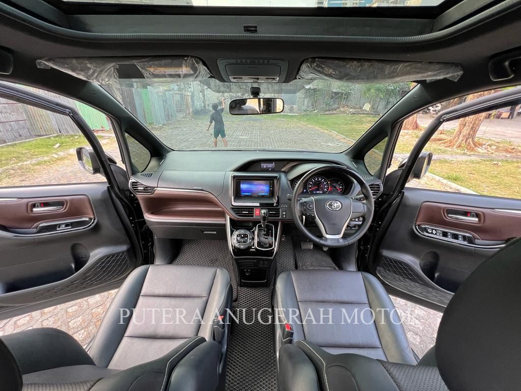 Dijual 2019 Toyota Voxy 2.0 CVT 2.0 CVT Bekas