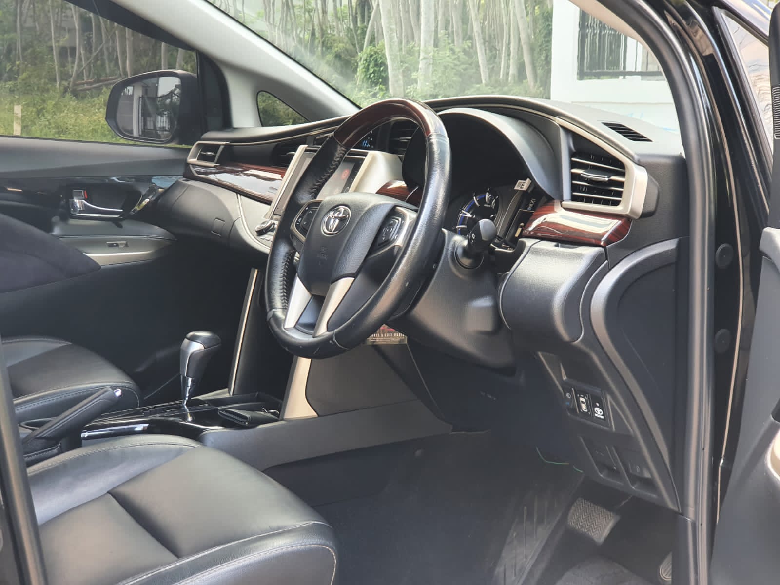 Used 2018 Toyota Kijang Innova 2.4L Venturer AT 2.4L Venturer AT for sale
