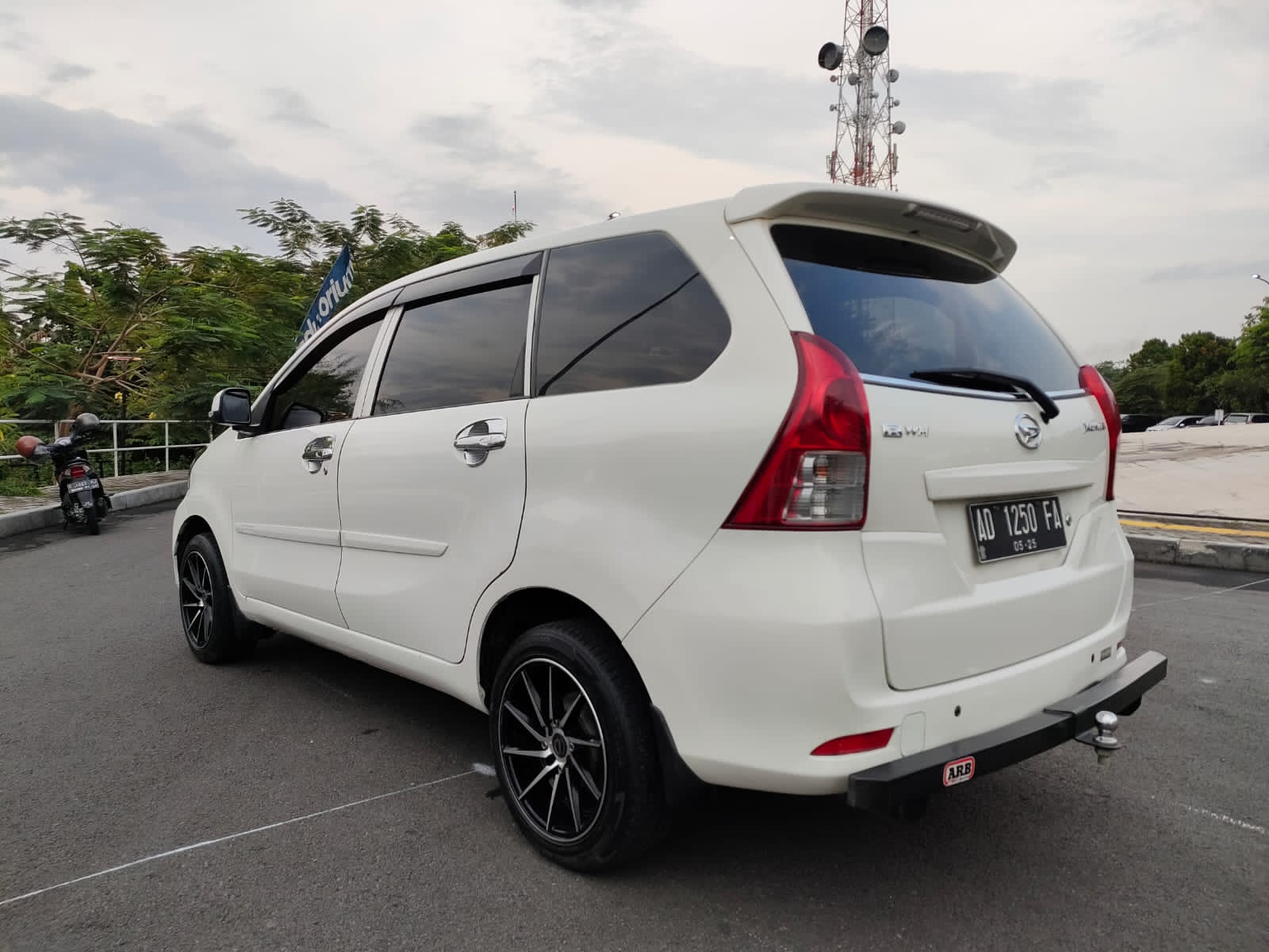 2015 Daihatsu Xenia 2015 Daihatsu Xenia