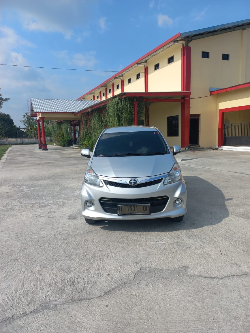 Second Hand 2012 Toyota Avanza Veloz Second Hand 2012 Toyota Avanza Veloz