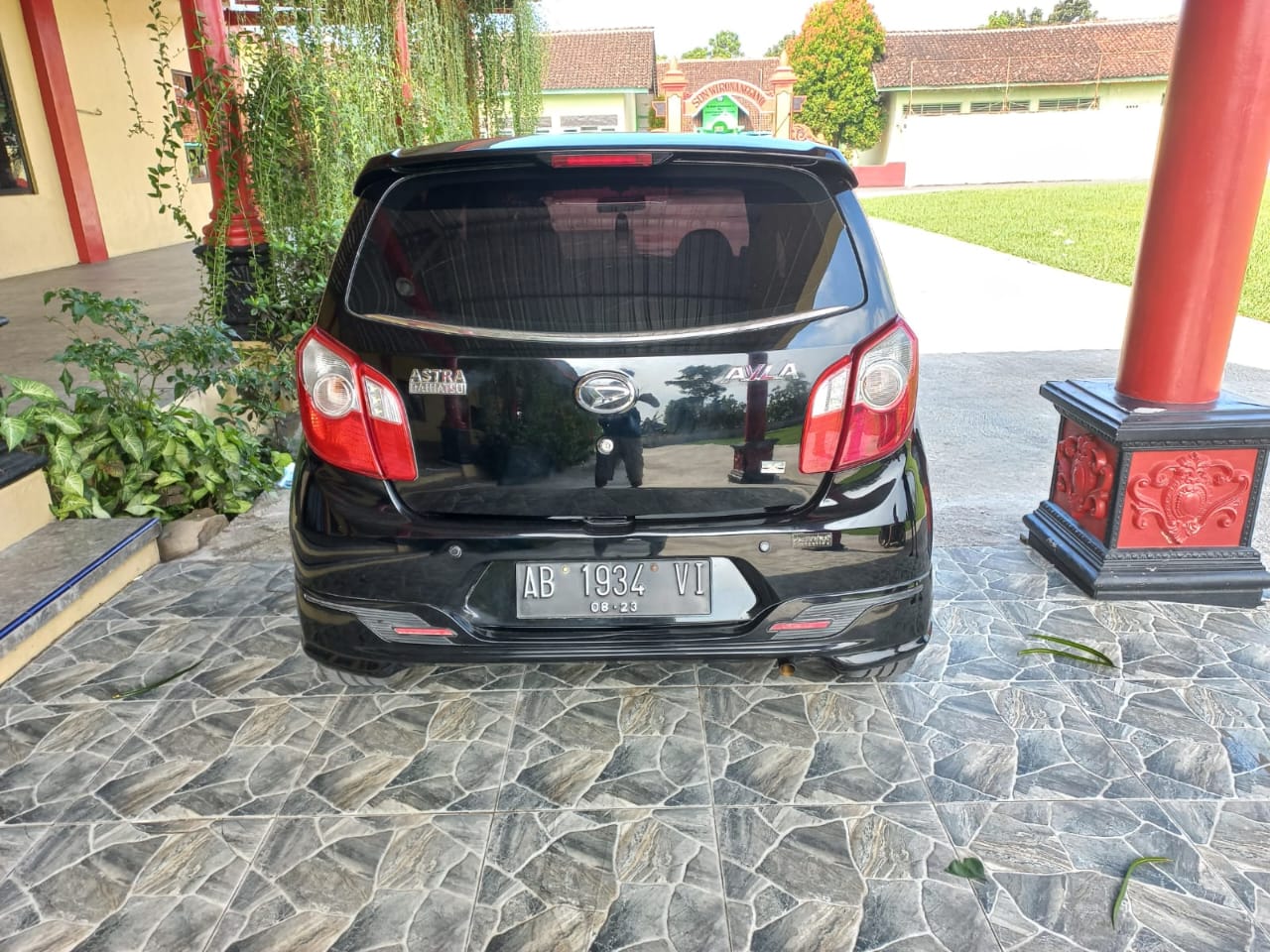 2014 Daihatsu Ayla  2014 Daihatsu Ayla