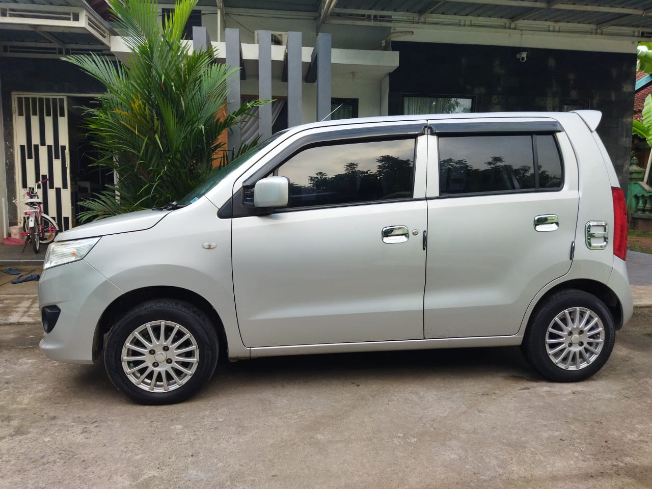 2015 Suzuki Karimun Wagon R GS 2015 Suzuki Karimun Wagon R GS