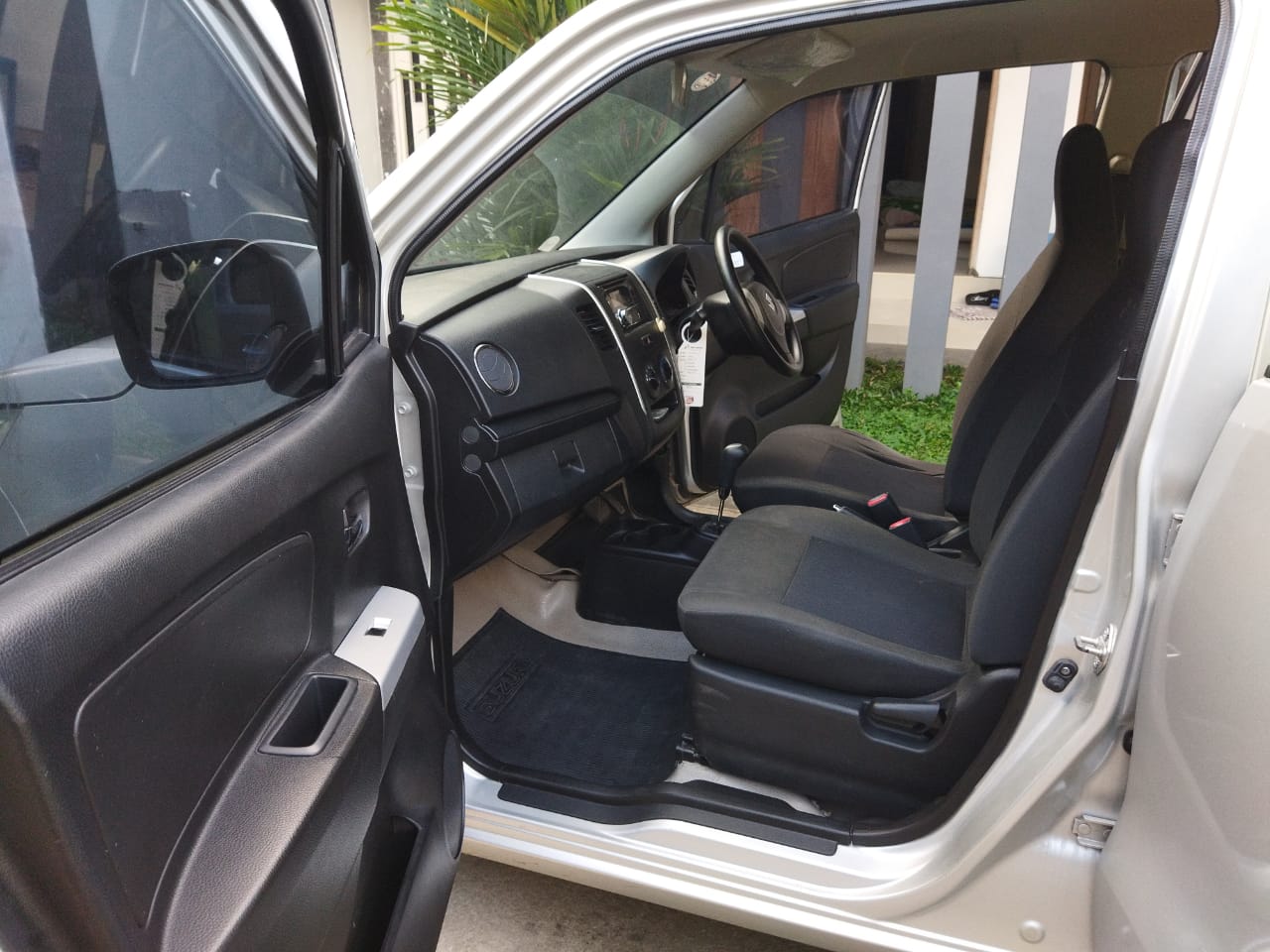 2015 Suzuki Karimun Wagon R GS 2015 Suzuki Karimun Wagon R GS