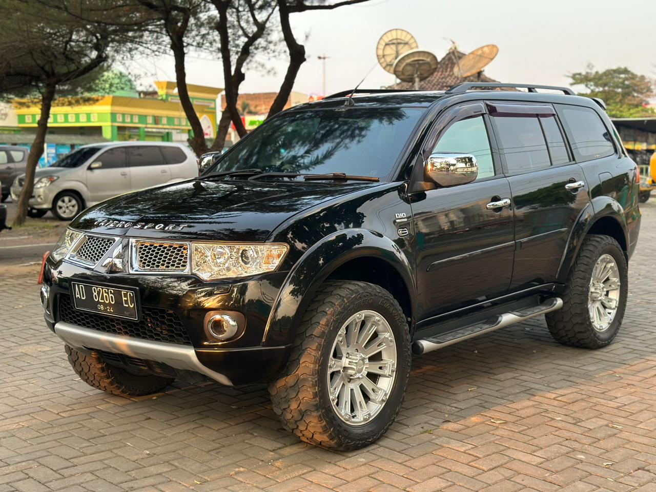2012 Mitsubishi Pajero Sport  2012 Mitsubishi Pajero Sport