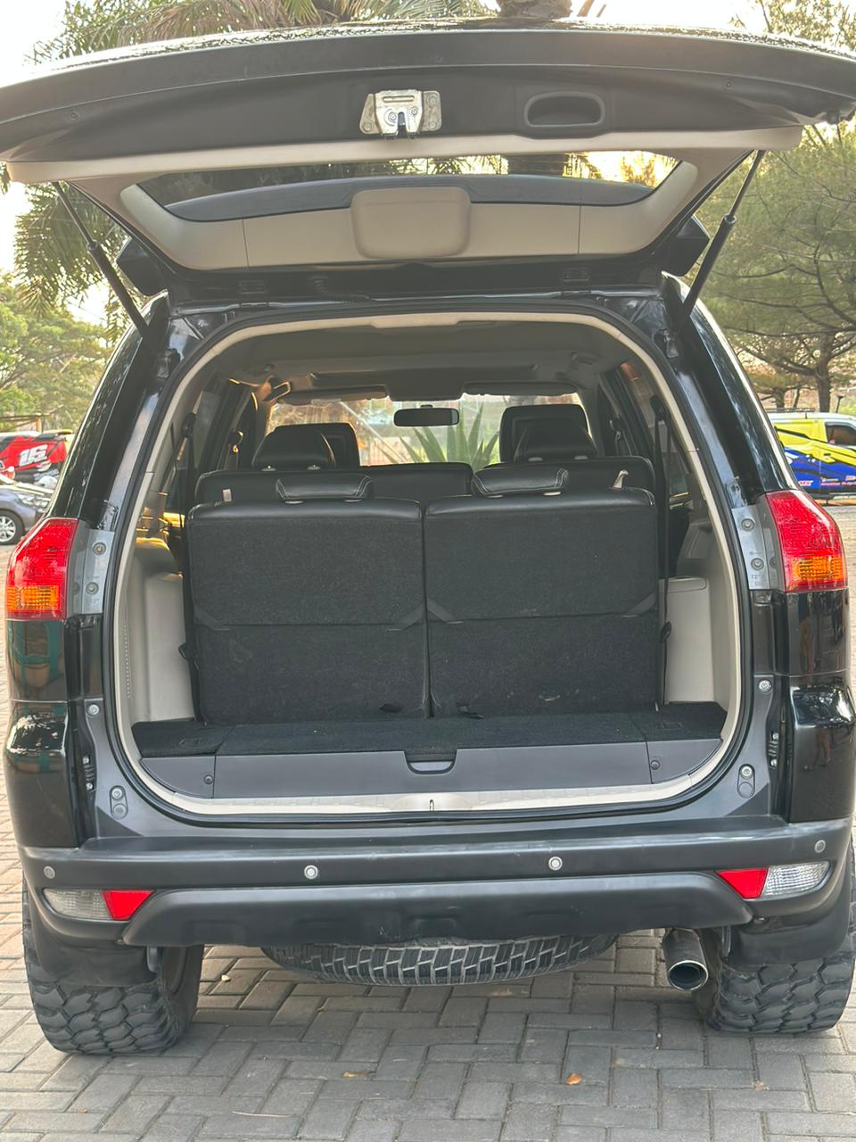 2012 Mitsubishi Pajero Sport  2012 Mitsubishi Pajero Sport