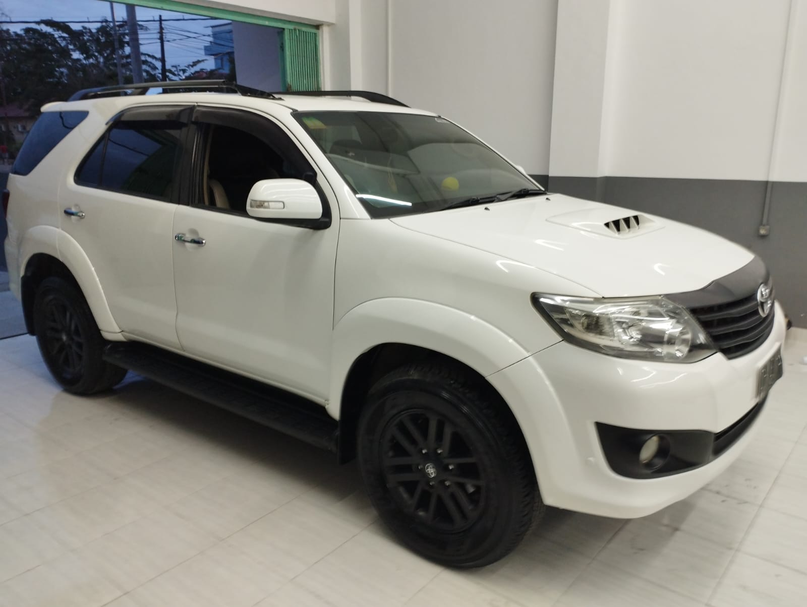 2013 Toyota Fortuner  2013 Toyota Fortuner