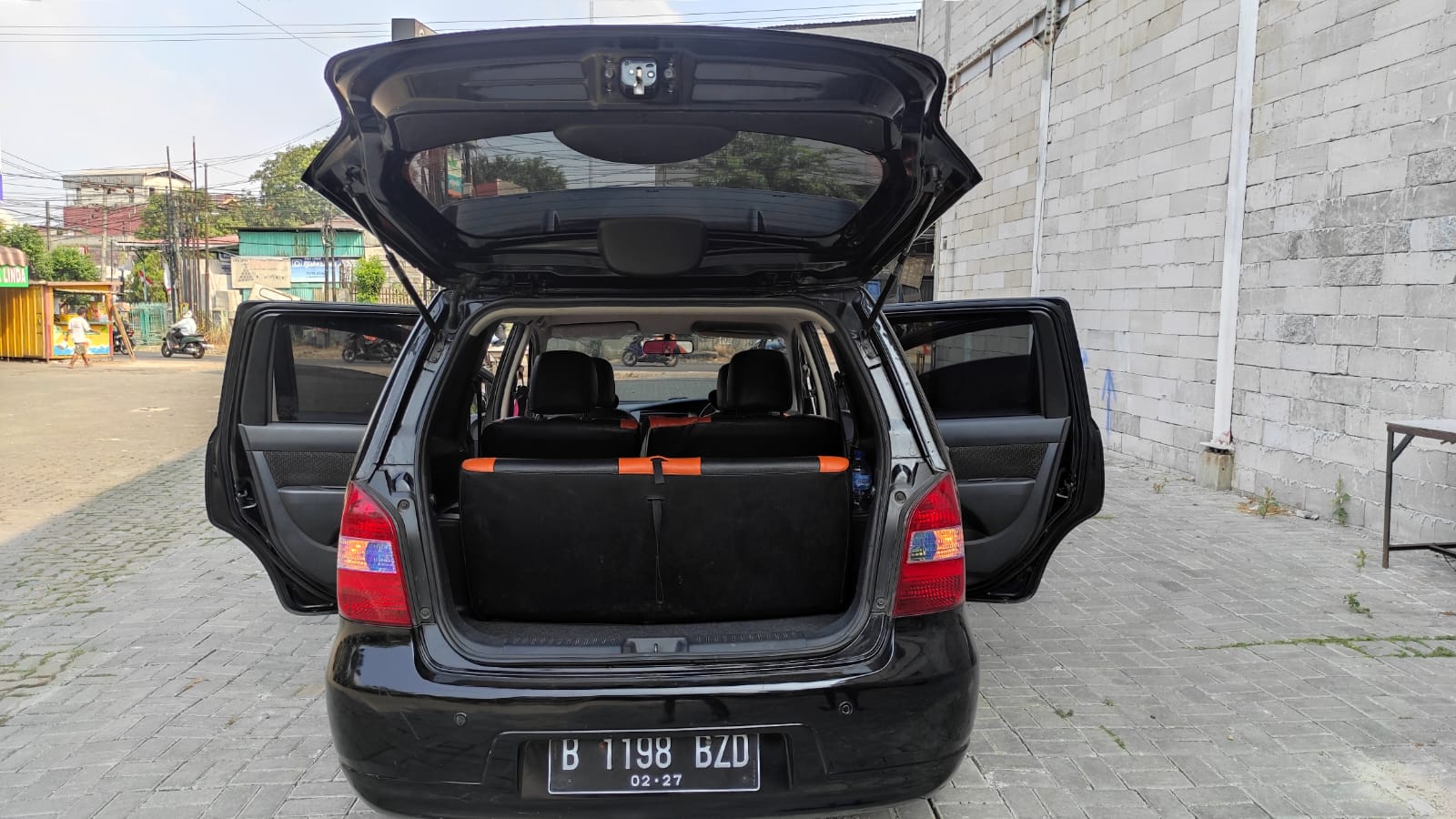 2012 Nissan Grand Livina 2012 Nissan Grand Livina