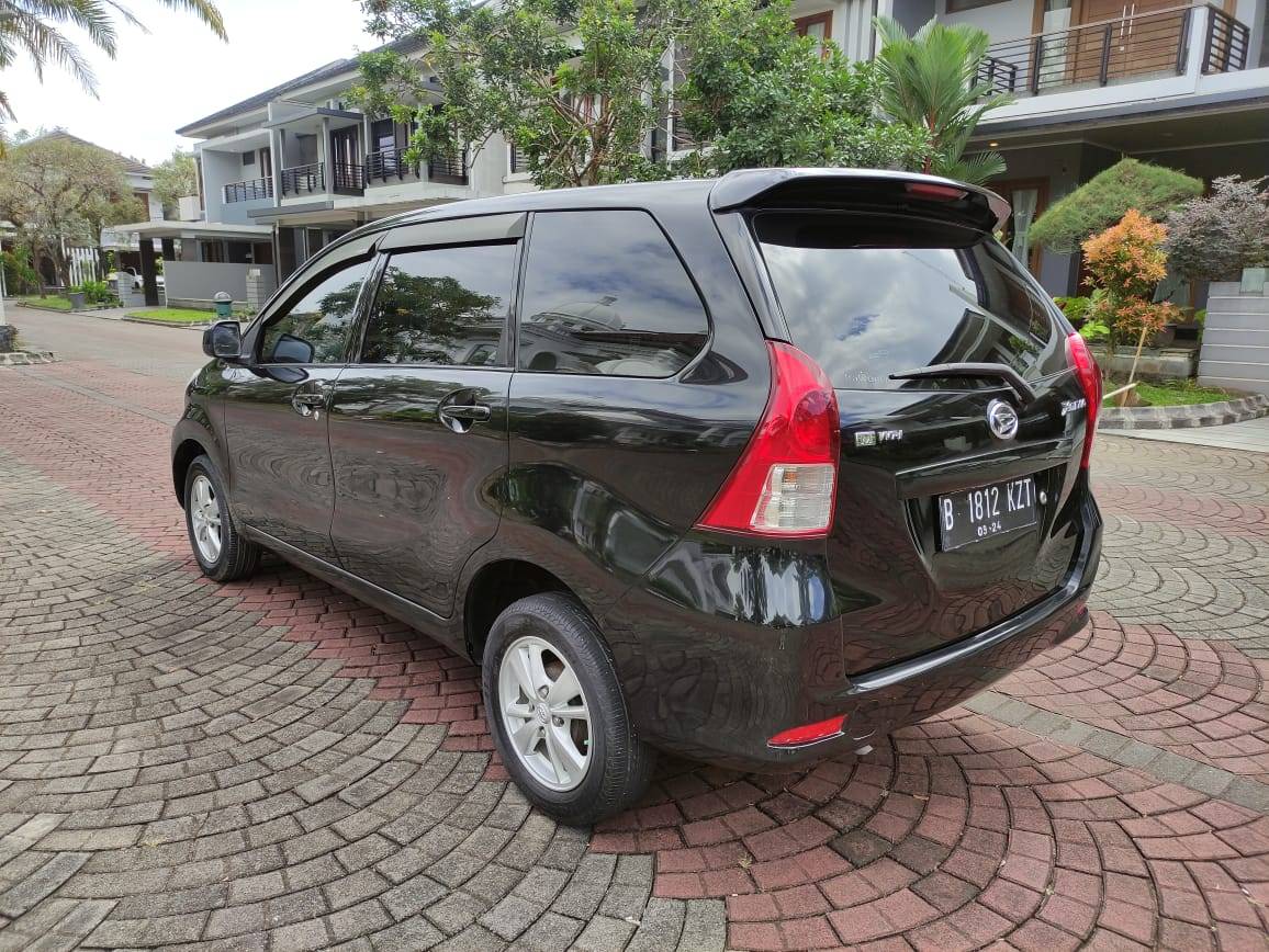 Dijual 2014 Daihatsu Xenia  1.0 M MT 1.0 M MT Bekas