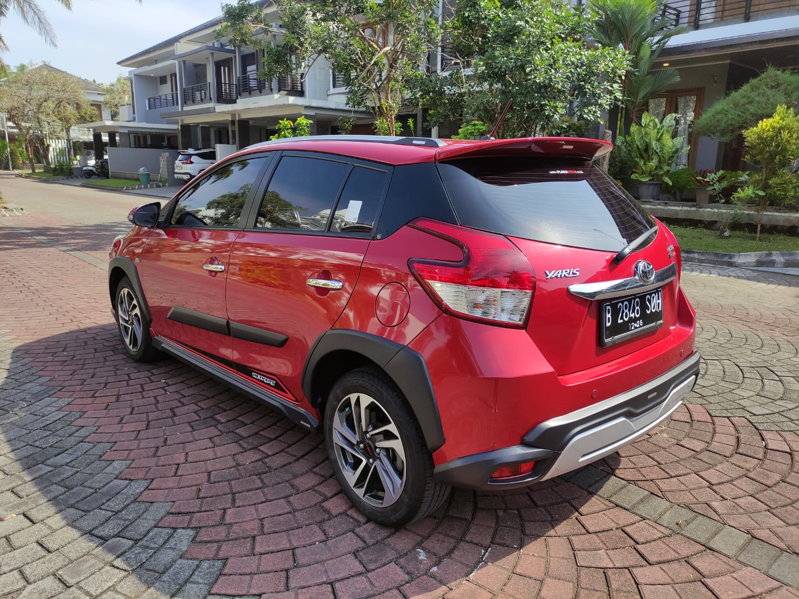 2016 Toyota Yaris Heykers 2016 Toyota Yaris Heykers