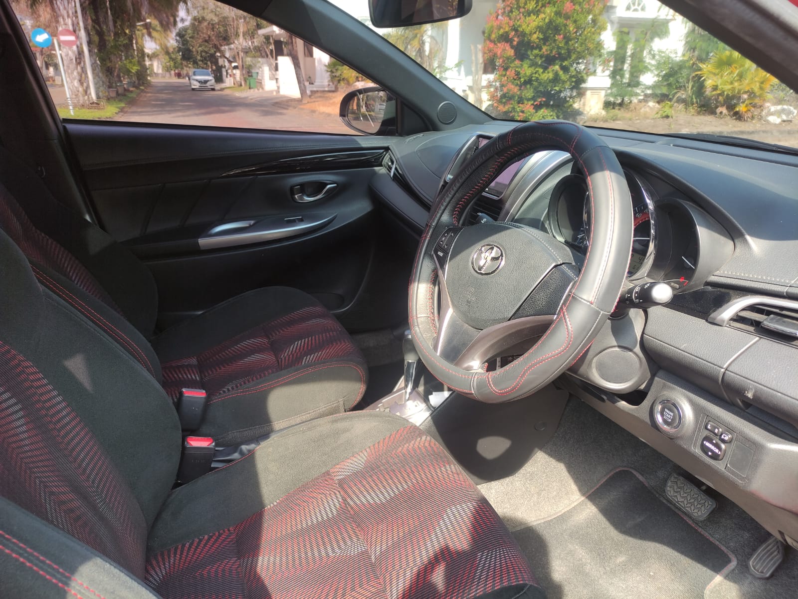 2016 Toyota Yaris Heykers 2016 Toyota Yaris Heykers