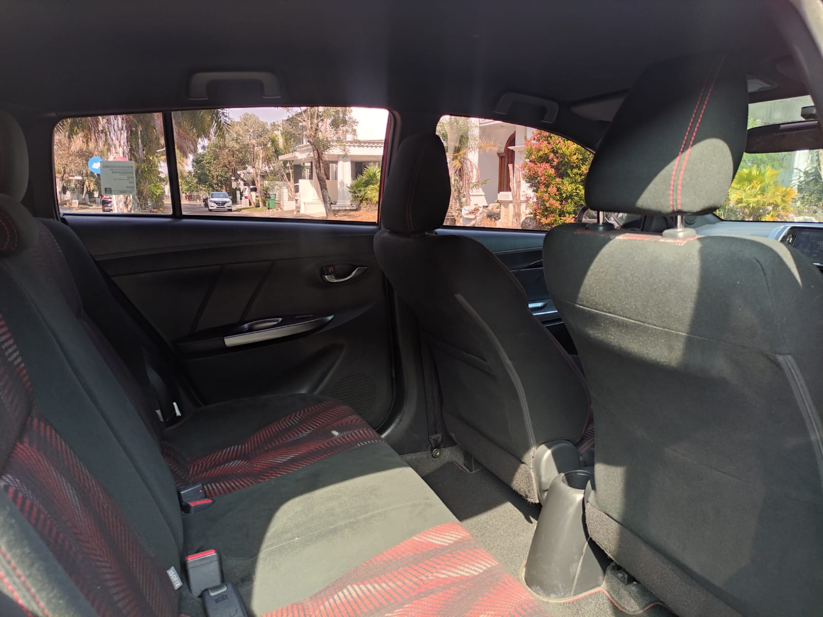 2016 Toyota Yaris Heykers 2016 Toyota Yaris Heykers