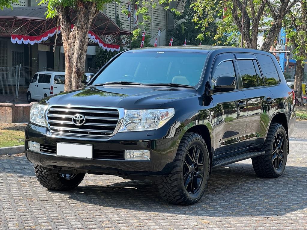 2010 Toyota Land Cruiser  2010 Toyota Land Cruiser