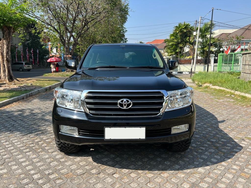 2010 Toyota Land Cruiser  2010 Toyota Land Cruiser