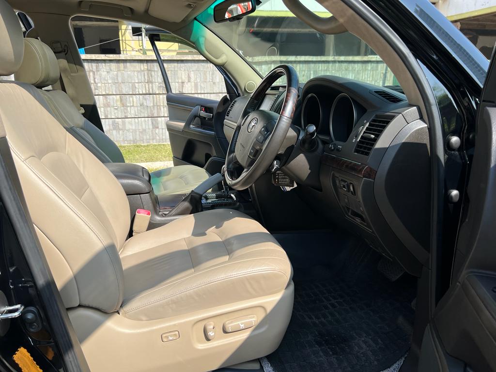 2010 Toyota Land Cruiser  2010 Toyota Land Cruiser