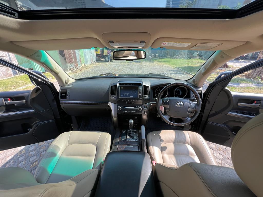 2010 Toyota Land Cruiser  2010 Toyota Land Cruiser