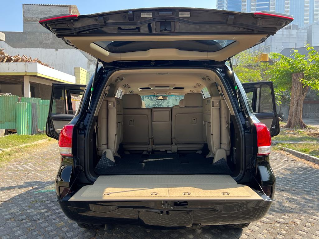 2010 Toyota Land Cruiser  2010 Toyota Land Cruiser