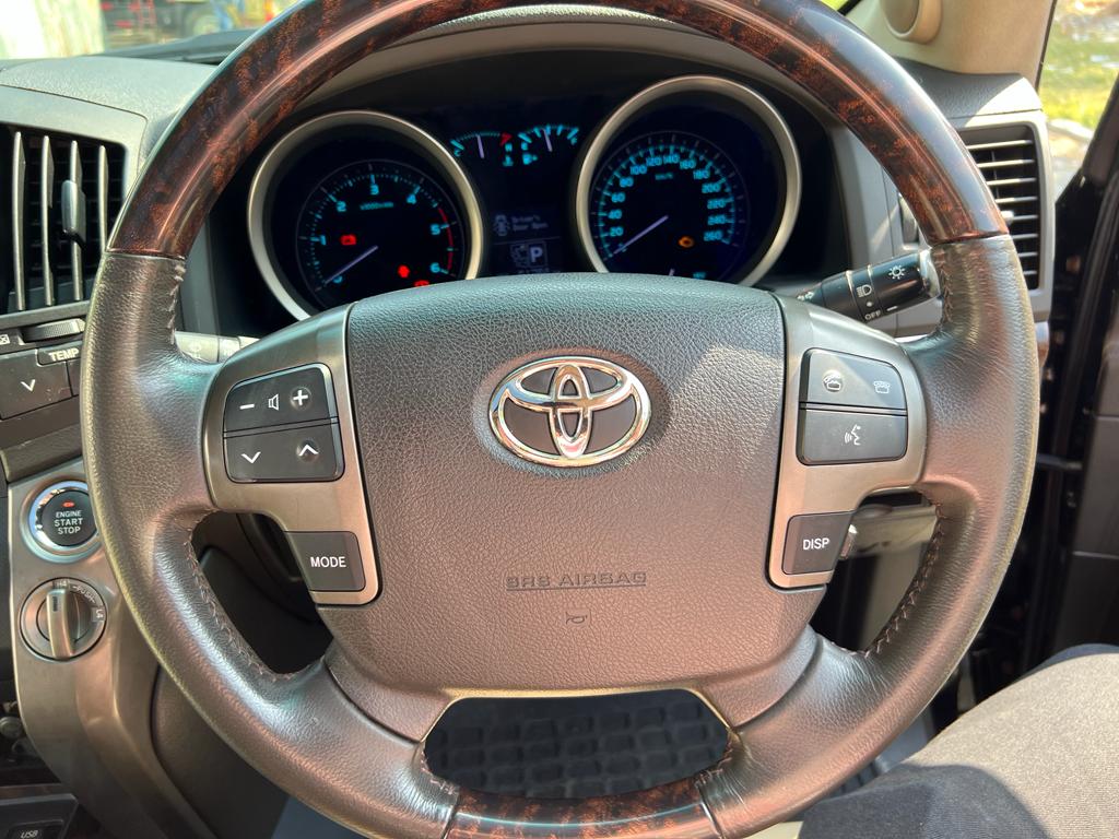 2010 Toyota Land Cruiser  2010 Toyota Land Cruiser