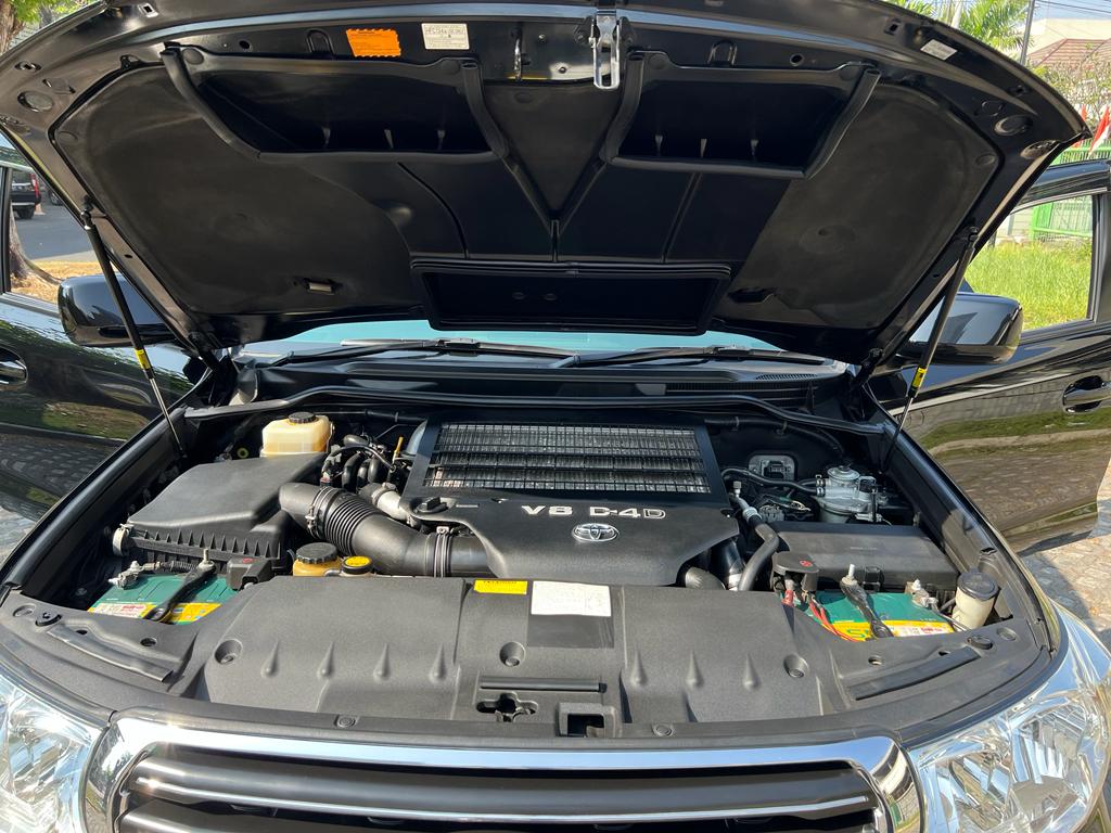 2010 Toyota Land Cruiser  2010 Toyota Land Cruiser