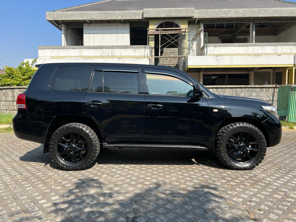 2010 Toyota Land Cruiser  2010 Toyota Land Cruiser