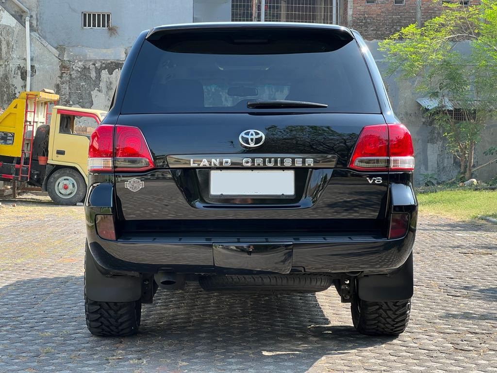 2010 Toyota Land Cruiser  2010 Toyota Land Cruiser