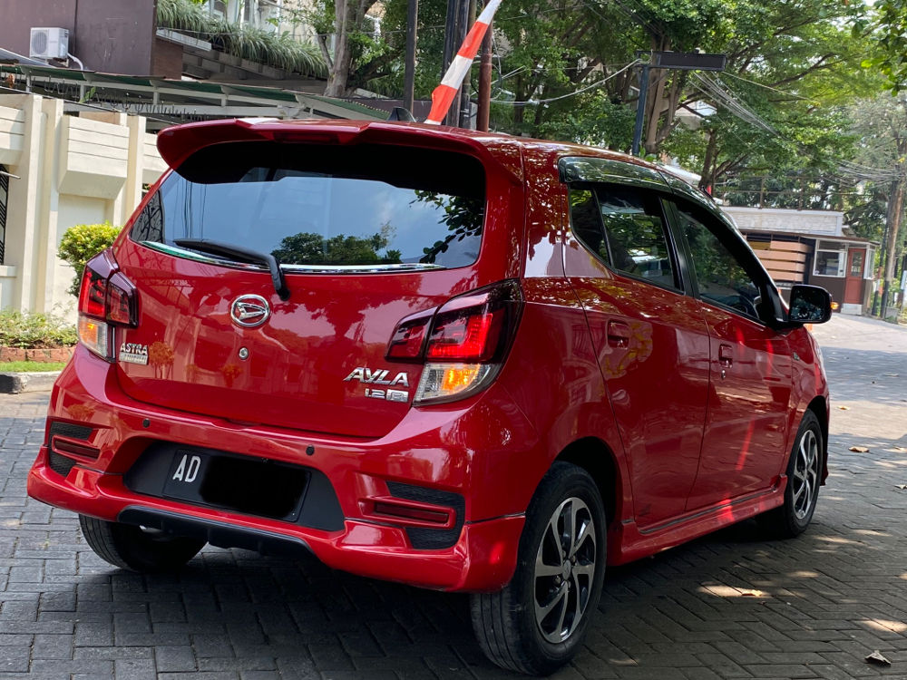 Old 2018 Daihatsu Ayla  1.2 R AT DELUXE 1.2 R AT DELUXE