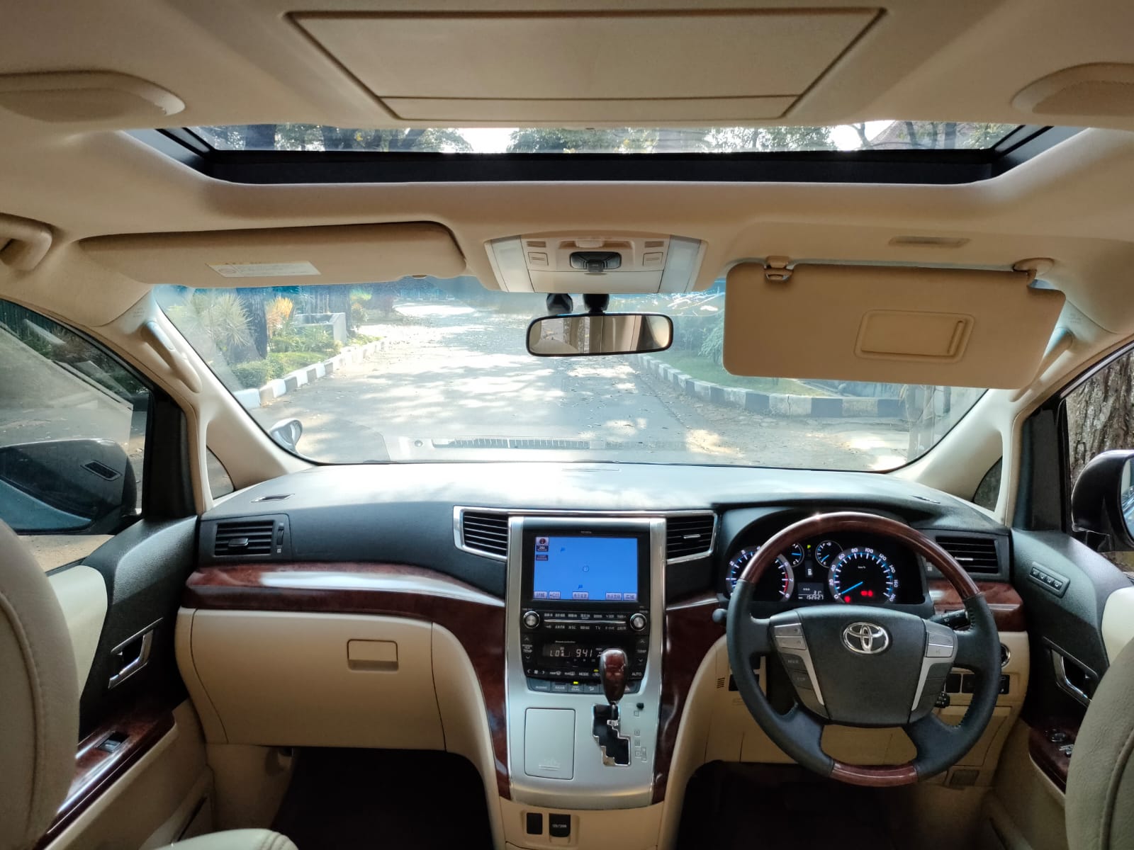 2010 Toyota Alphard 2010 Toyota Alphard