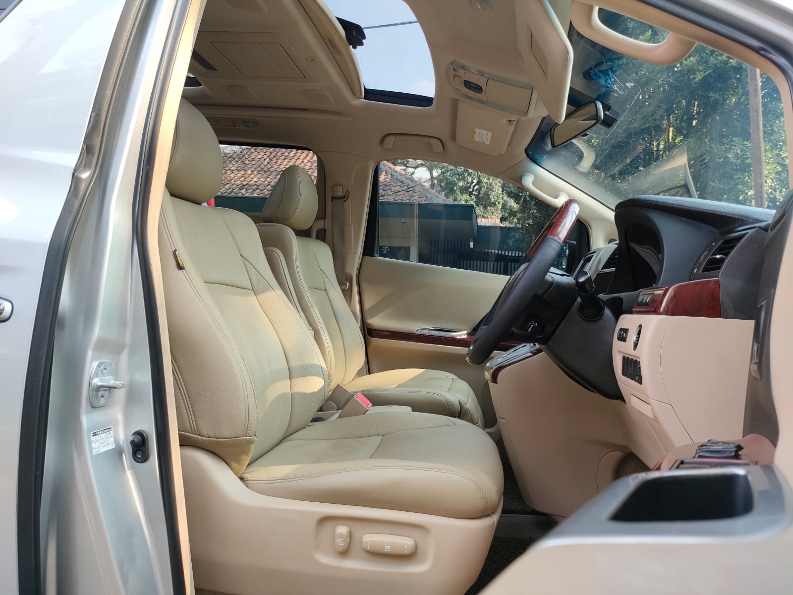 2010 Toyota Alphard 2010 Toyota Alphard