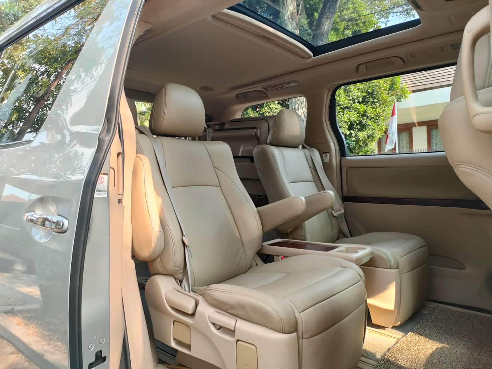 2010 Toyota Alphard 2010 Toyota Alphard