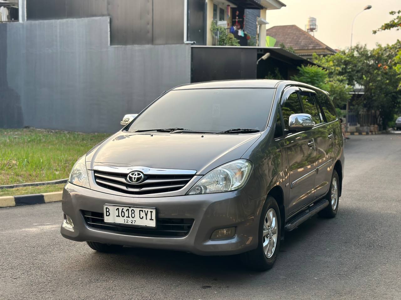 2011 Toyota Innova 2011 Toyota Innova