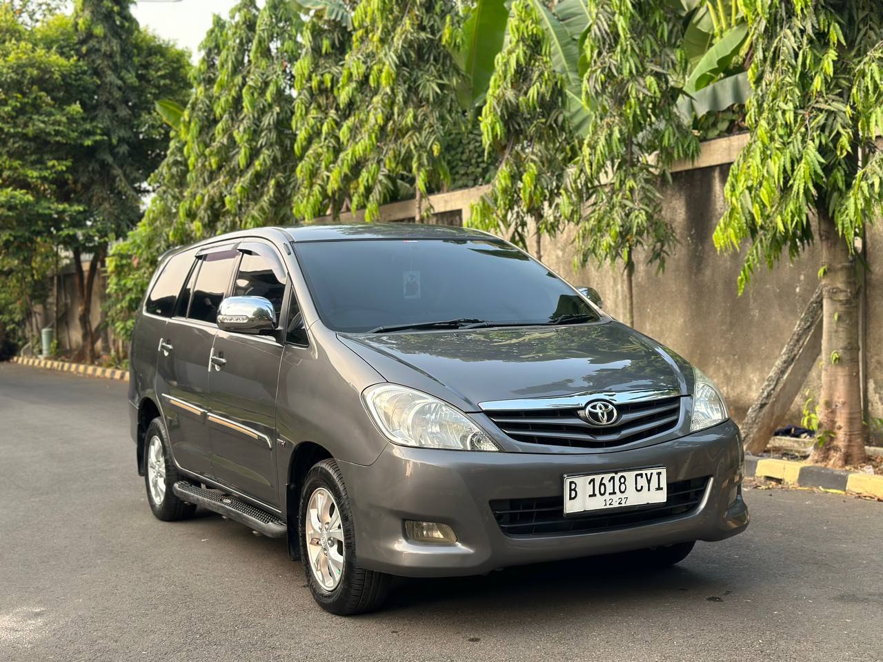 2011 Toyota Innova 2011 Toyota Innova