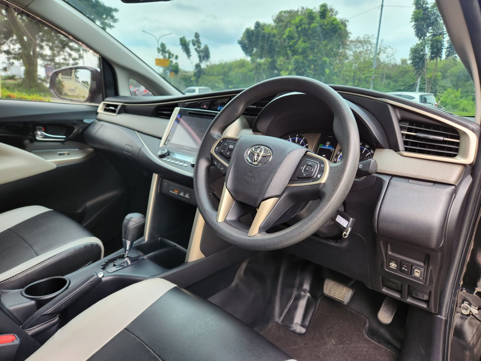 2016 Toyota Kijang Innova 2016 Toyota Kijang Innova