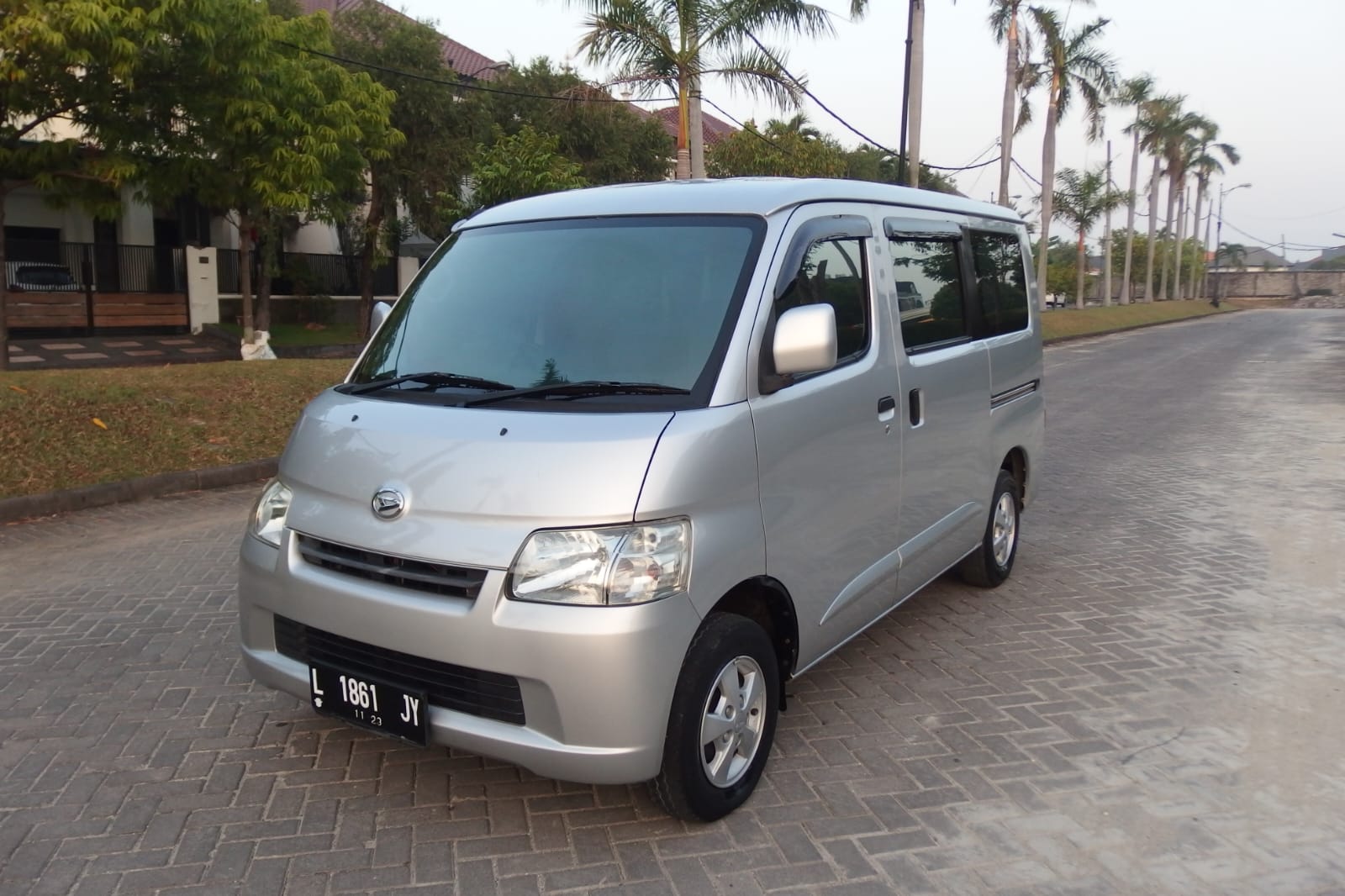 2013 Daihatsu Grand Max Bekas 2013 Daihatsu Grand Max Bekas