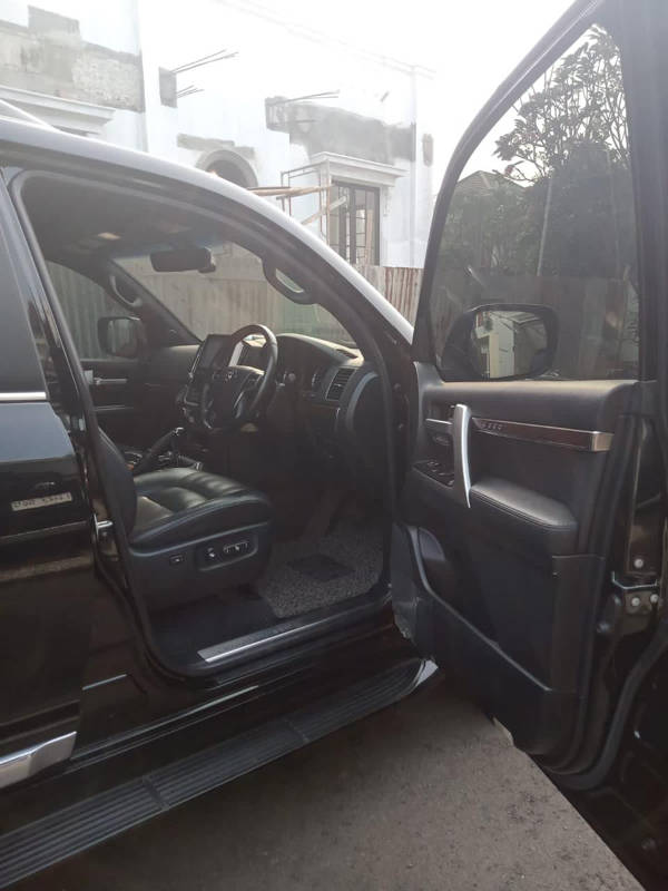 Dijual 2017 Toyota Land Cruiser VX-R VX-R Bekas