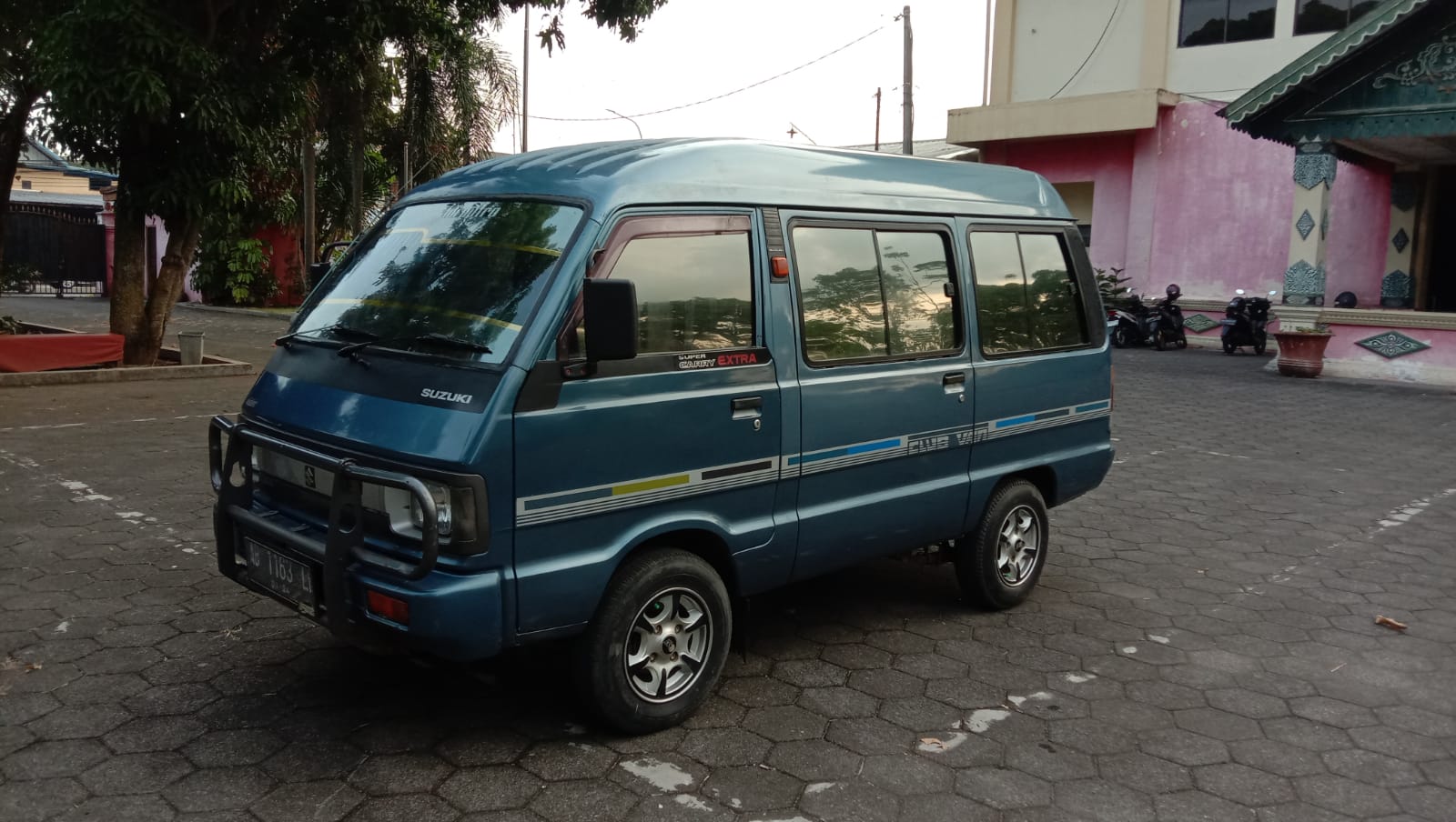 Old 1990 Suzuki Carry Standar 1.0L MT Standar 1.0L MT