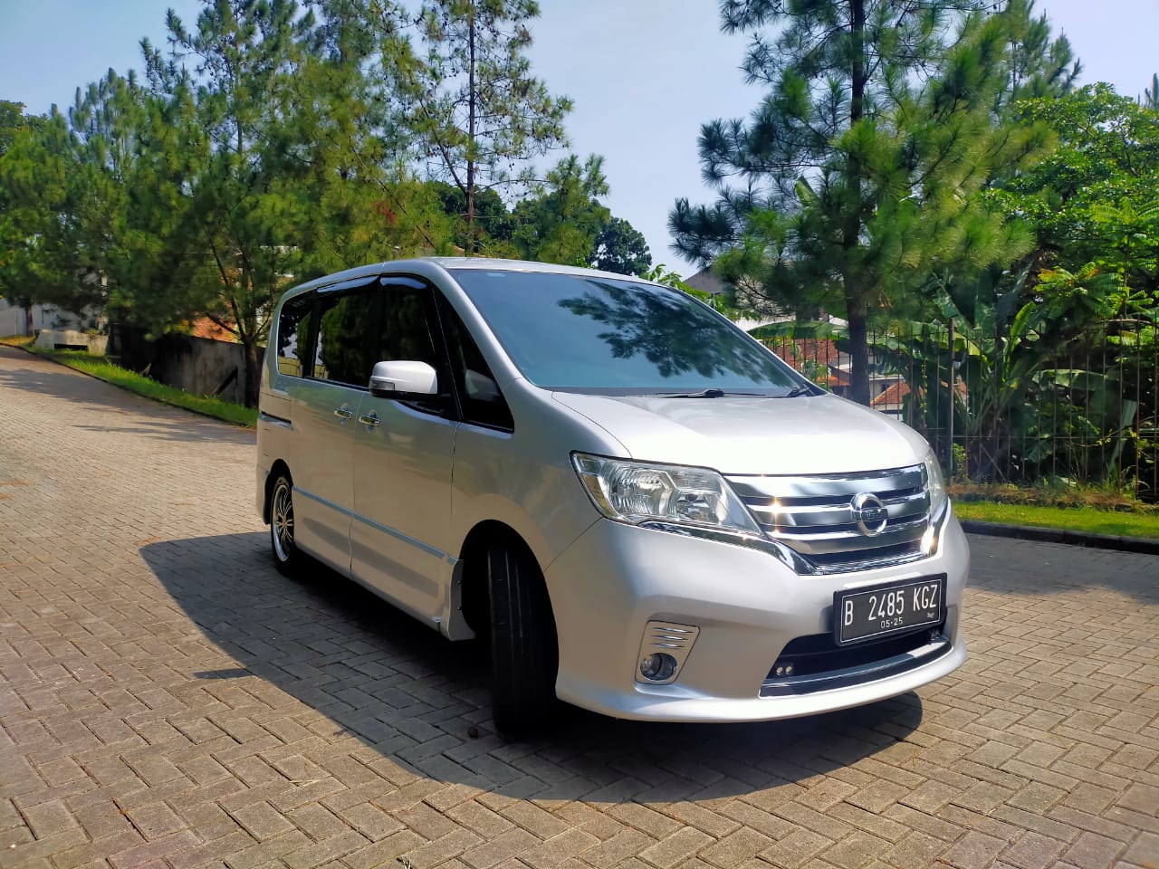2014 Nissan Serena 2014 Nissan Serena
