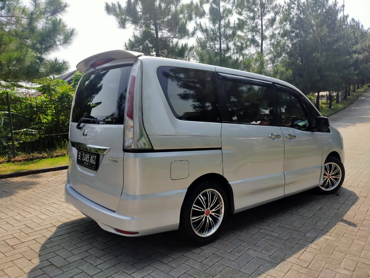 2014 Nissan Serena 2014 Nissan Serena