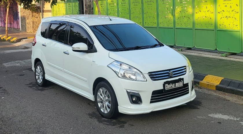 2013 Suzuki Ertiga  2013 Suzuki Ertiga