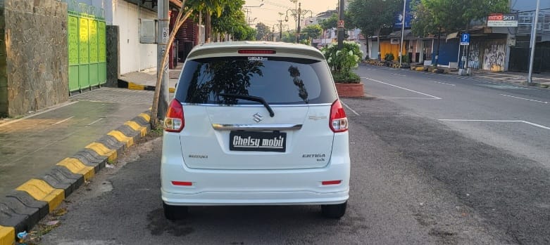 2013 Suzuki Ertiga  2013 Suzuki Ertiga