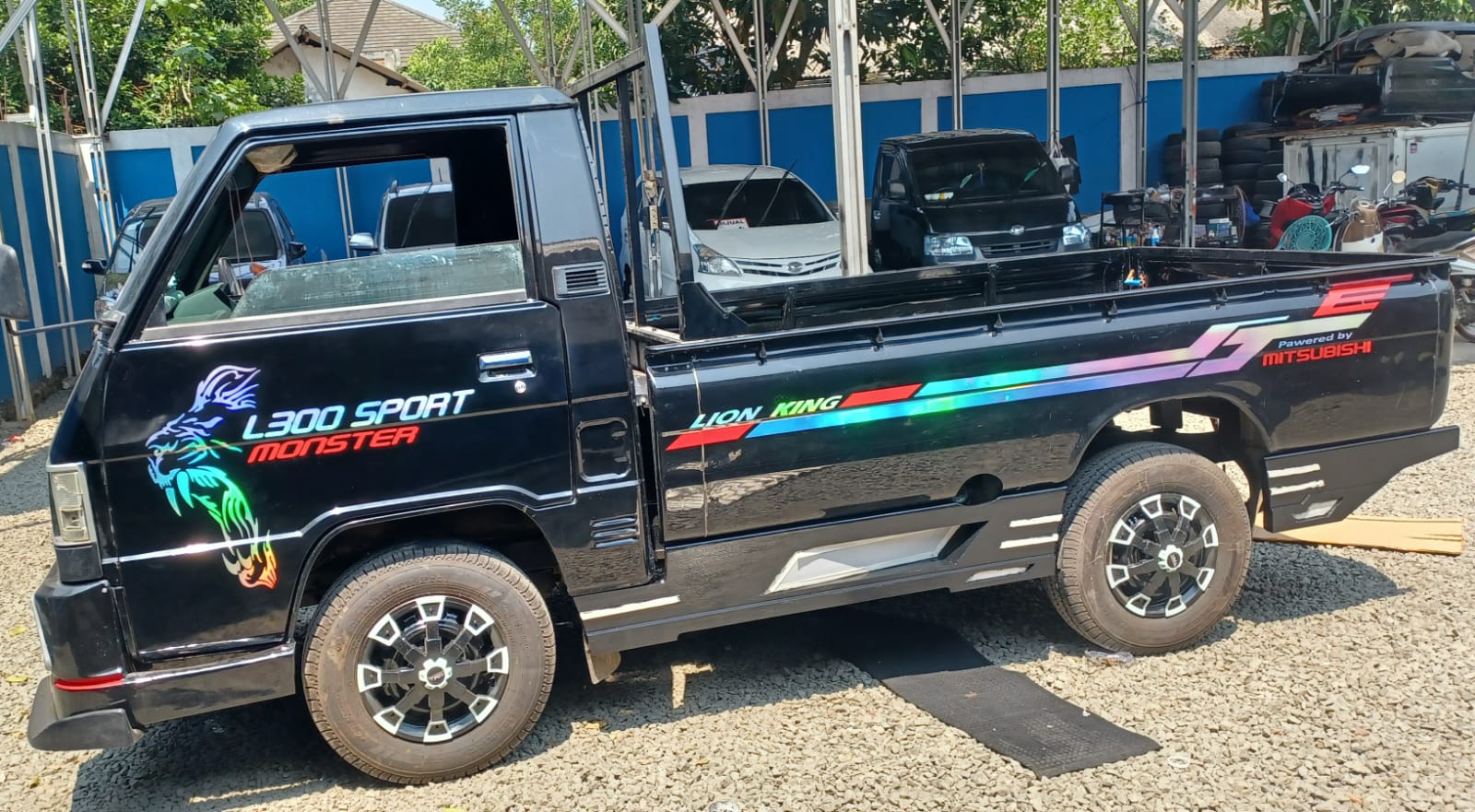 2021 Mitsubishi L300 2021 Mitsubishi L300