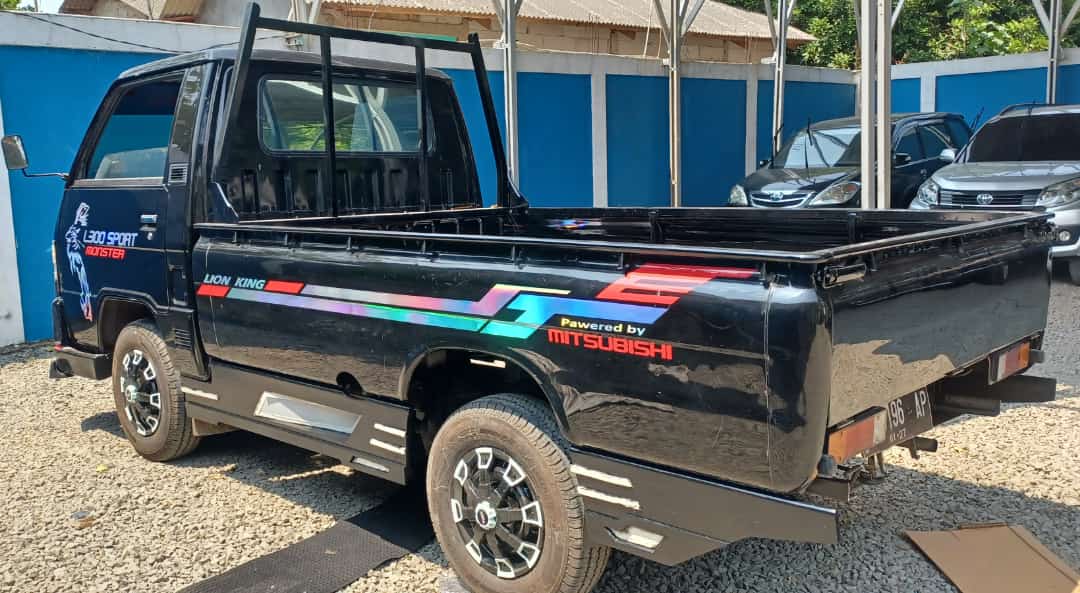 2021 Mitsubishi L300 2021 Mitsubishi L300