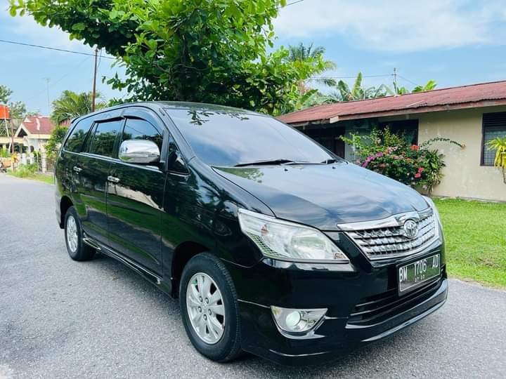2012 Toyota Kijang Innova 2012 Toyota Kijang Innova