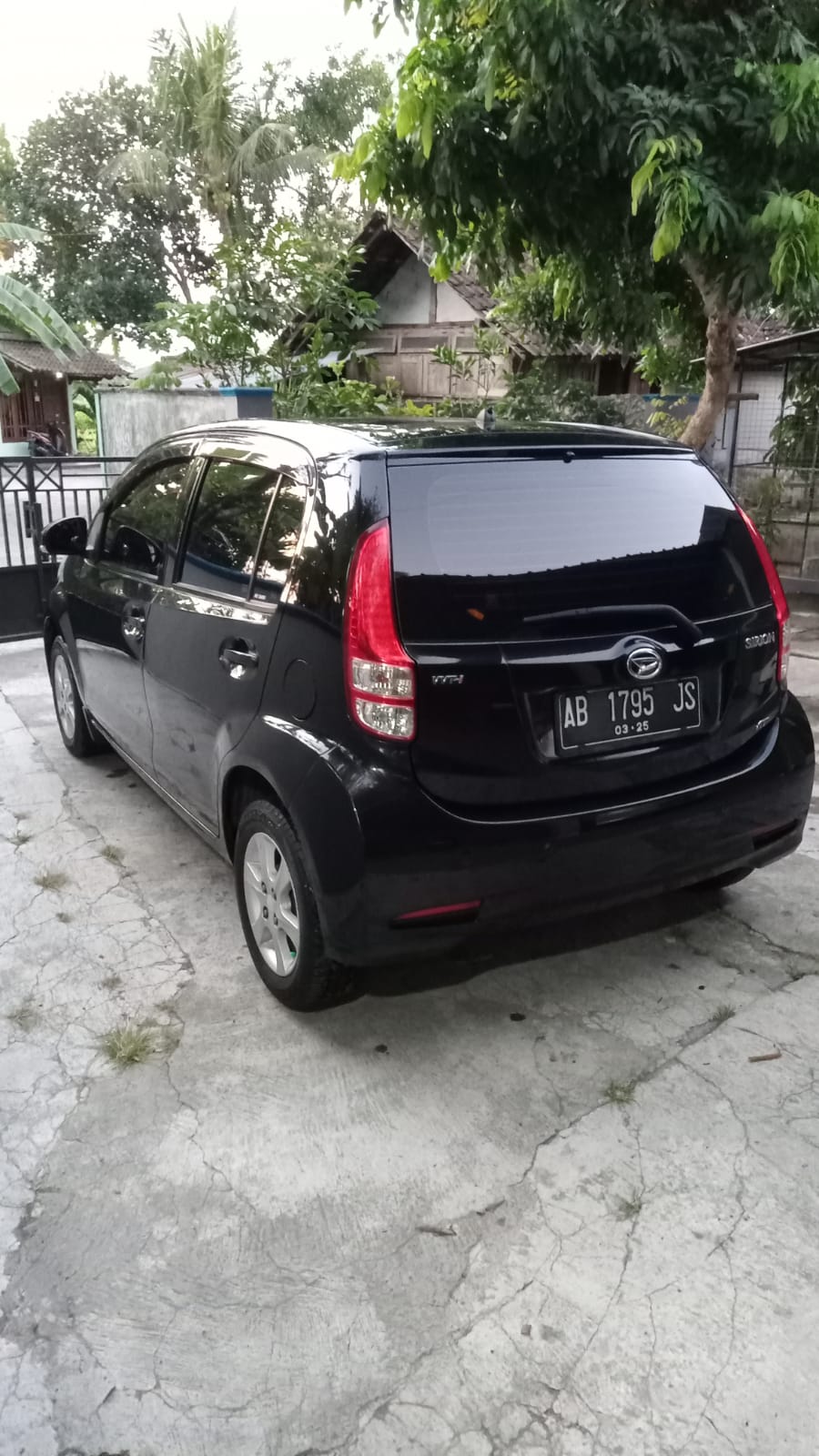 2012 Daihatsu Sirion 2012 Daihatsu Sirion