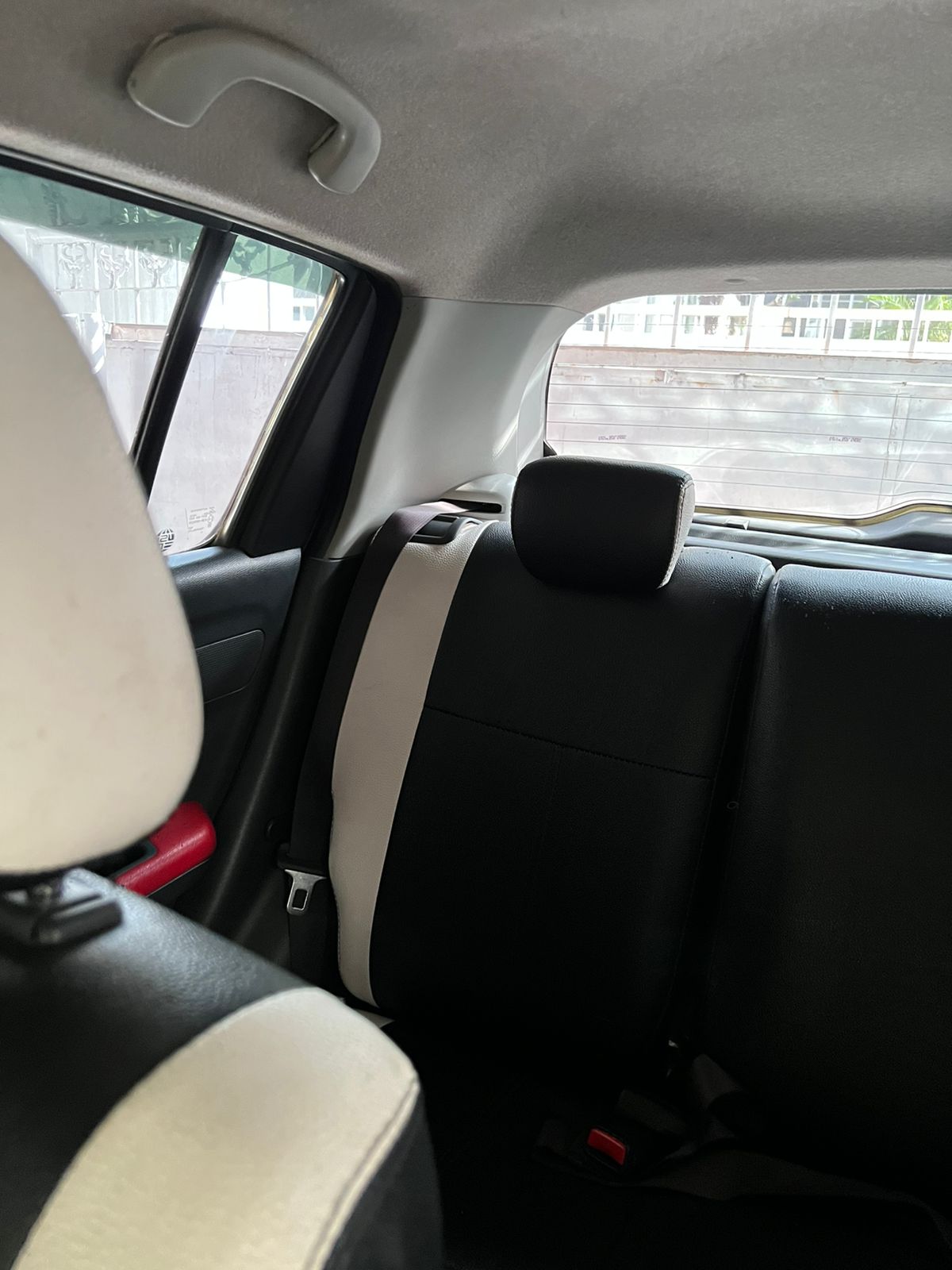 2011 Suzuki Swift 2011 Suzuki Swift