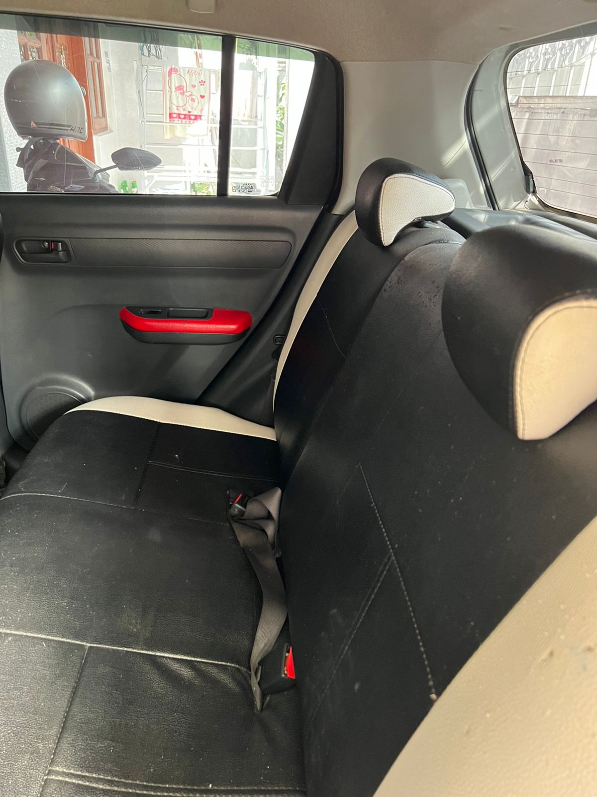 2011 Suzuki Swift 2011 Suzuki Swift