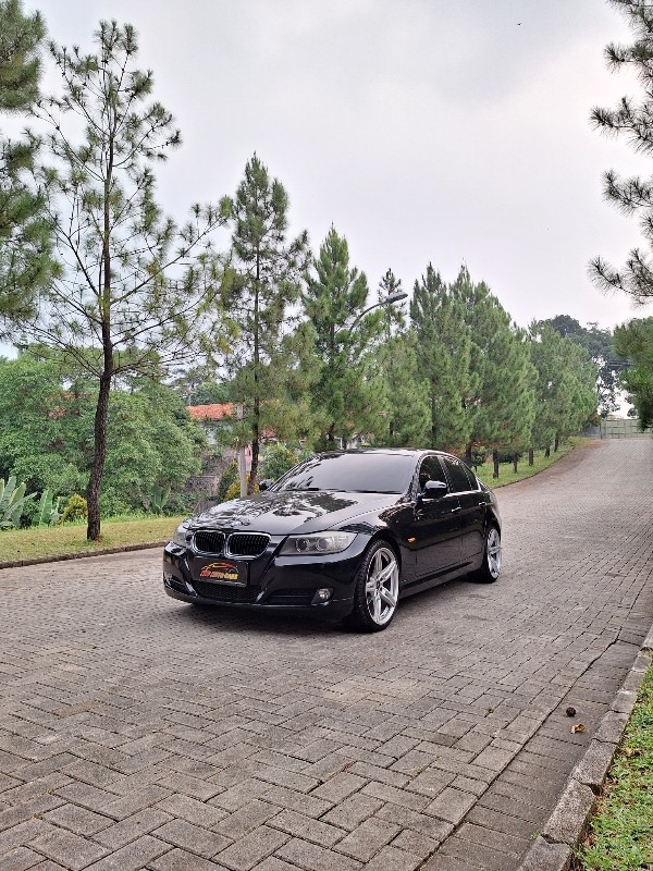 2010 BMW 3 Series Sedan