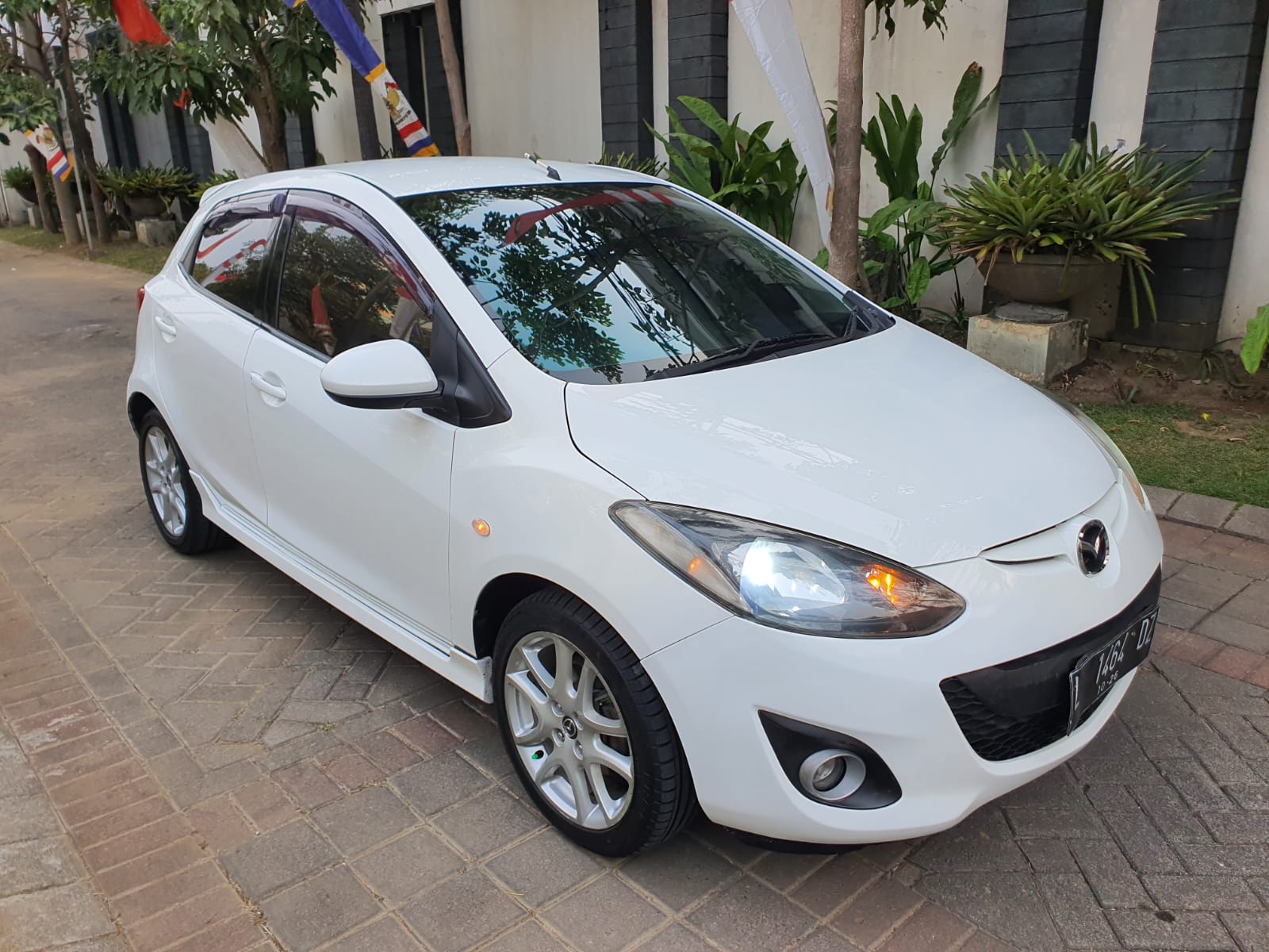 2013 Mazda 2 Hatchback 2013 Mazda 2 Hatchback